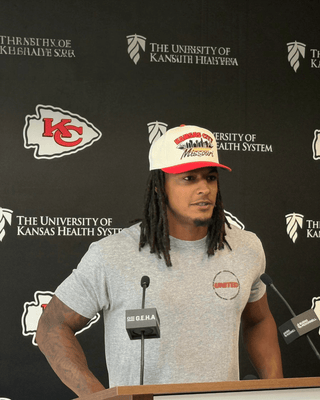 Kansas City Snapback - The Arrowhead (Cream/Red) - Shells Vintage Hat Co.